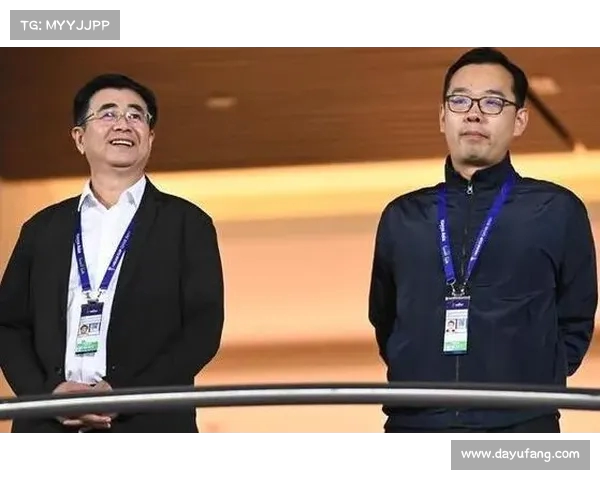 马德兴与宋凯上村健一亲切交流并鼓励国少队员全力以赴打好比赛 马德兴与宋凯上村健一亲切交流并鼓励国少队员全力以赴打好比赛